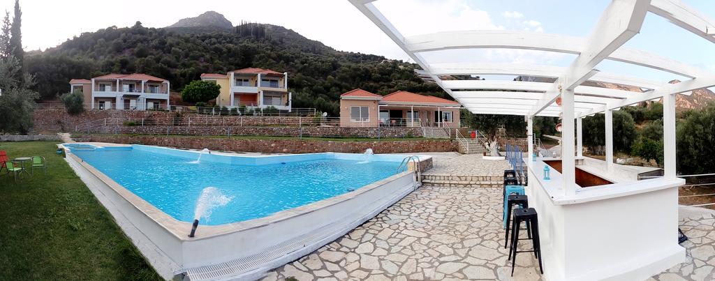 Hotel Theasis Paralia Sergoulas Eksteriør bilde